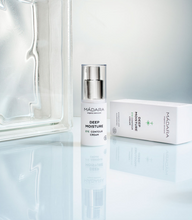 Laden Sie das Bild in den Galerie-Viewer, Mádara Deep Moisture Augencreme