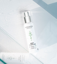 Laden Sie das Bild in den Galerie-Viewer, Mádara Deep Moisture Balancing Fluid