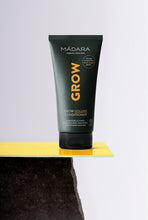 Laden Sie das Bild in den Galerie-Viewer, Mádara Organic Skincare mit dem Grow Volume Naturkosmetik Conditioner
