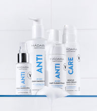 Laden Sie das Bild in den Galerie-Viewer, Mádara Anti 20sec Clean Reinigungspray für Hände 50ml