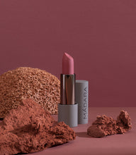 Laden Sie das Bild in den Galerie-Viewer, Mádara Velvet Wear Matte Cream Lipstick Cool Nude 3,8g