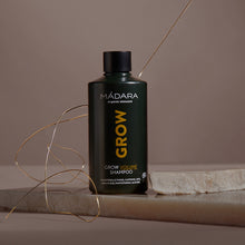 Laden Sie das Bild in den Galerie-Viewer, Mádara Organic Skincare mit dem Grow Volume Naturkosmetik Shampoo 