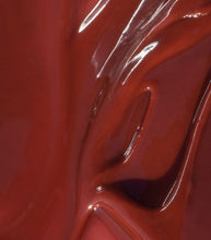 Laden Sie das Bild in den Galerie-Viewer, Naturkosmetik Lipgloss vegan red aus der Mádara organic skincare Glossy Venom Reihe