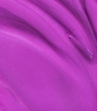 Laden Sie das Bild in den Galerie-Viewer, Naturkosmetik Lipgloss lilac euphoria aus der Mádara organic skincare Glossy Venom Reihe